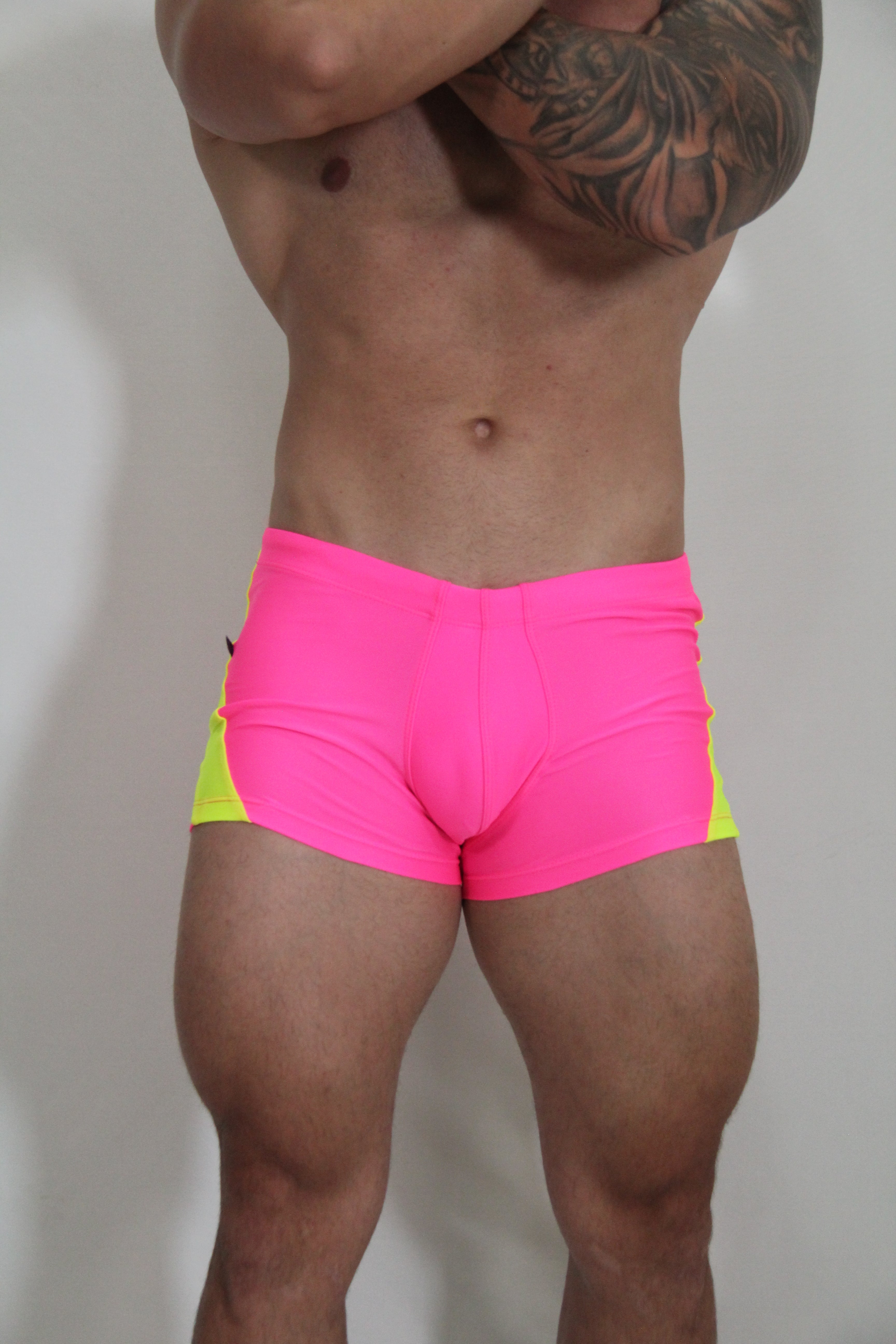 NEON CURVED SQ CUT TRUNK