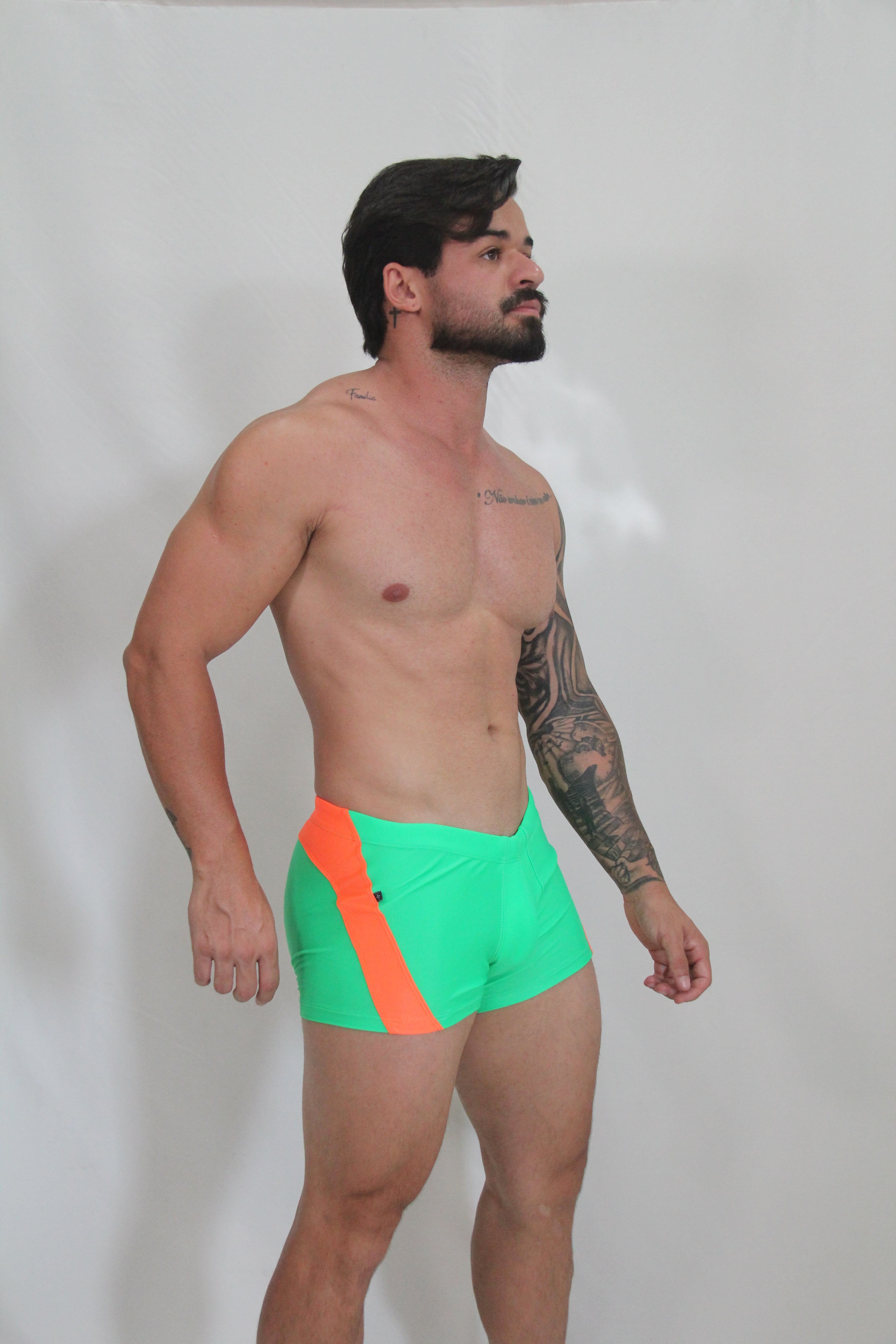 NEON CURVED SQ CUT TRUNK