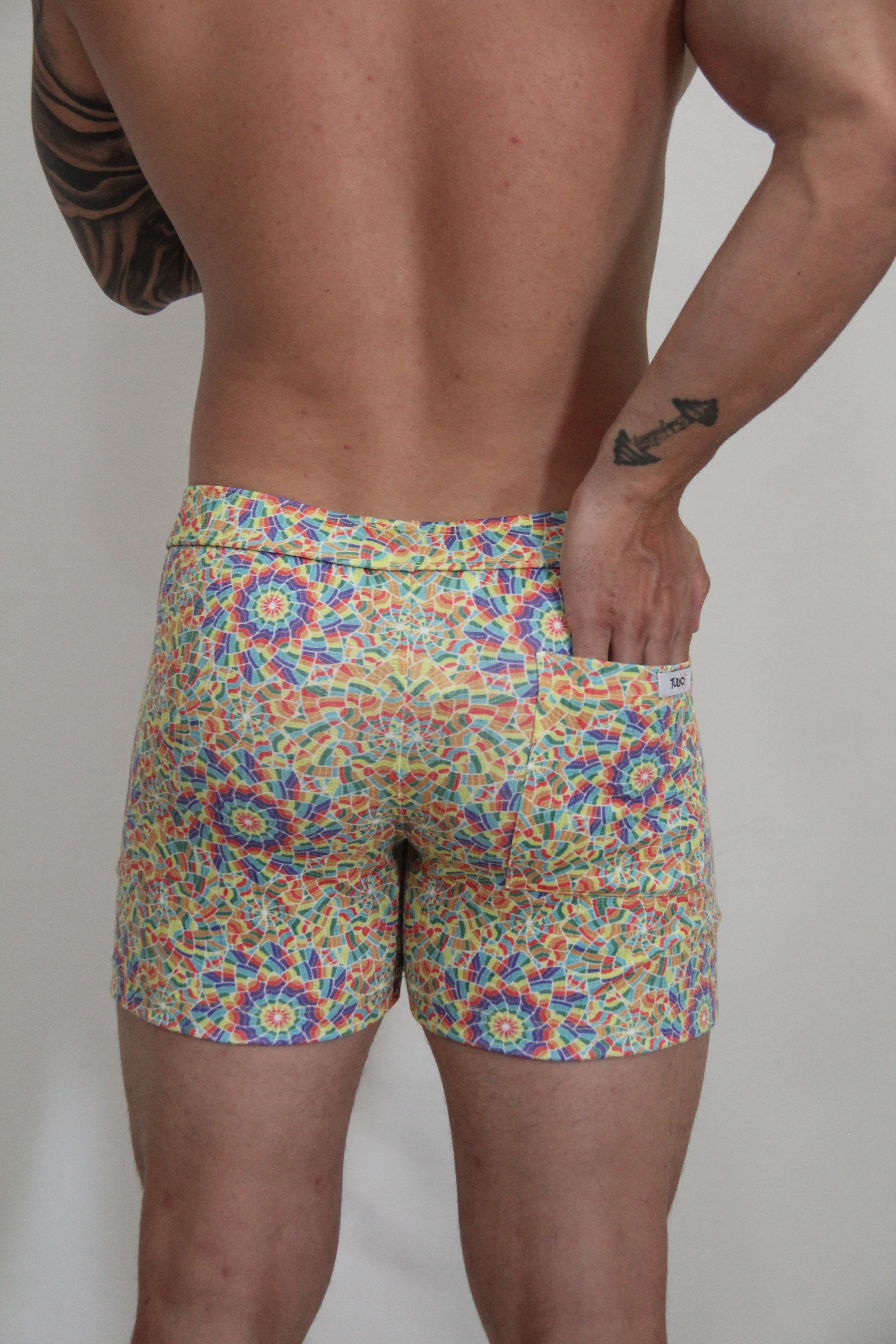 RAINBOW KALEIDOSCOPE LINEN TEXTURE SHORTS