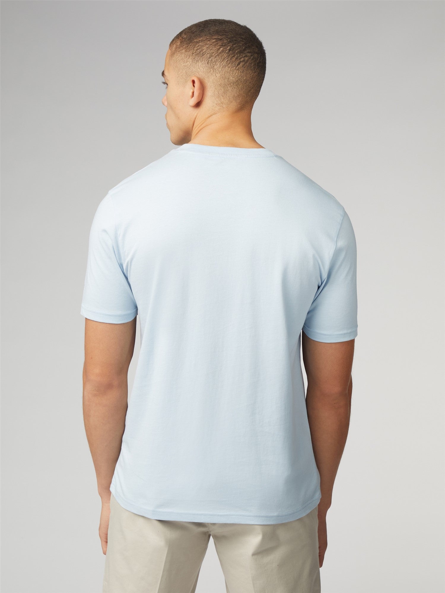 SIGNATURE T-SHIRT WITH CHEST POCKET