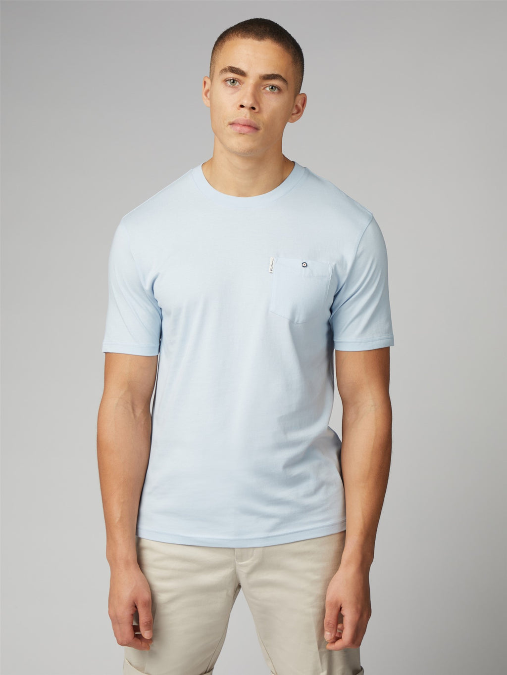 SIGNATURE T-SHIRT WITH CHEST POCKET