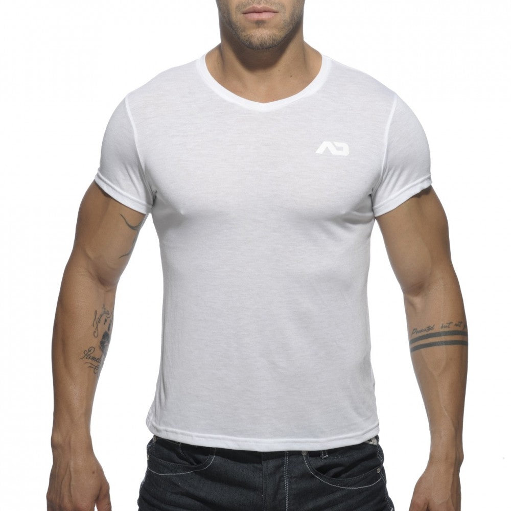 BASIC V-NECK T-SHIRT
